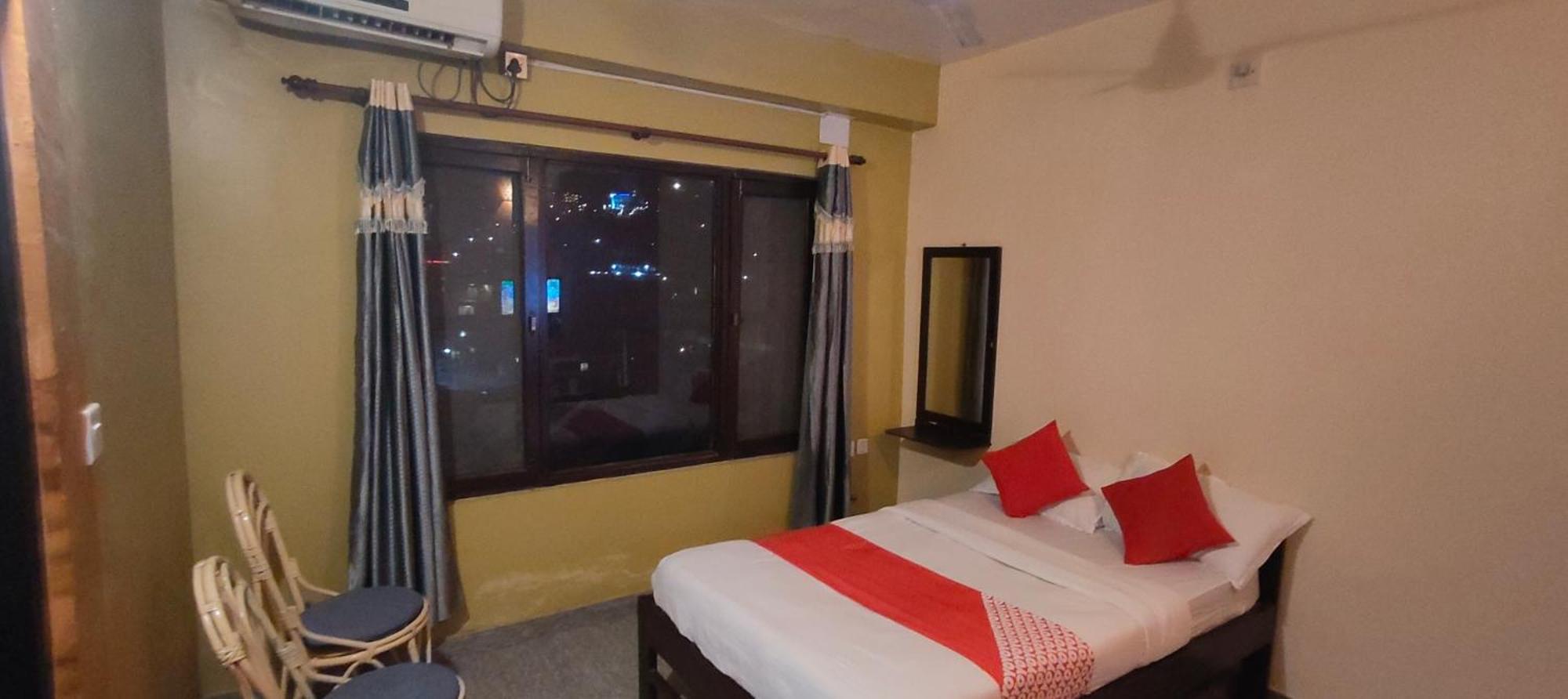 Hotel August International