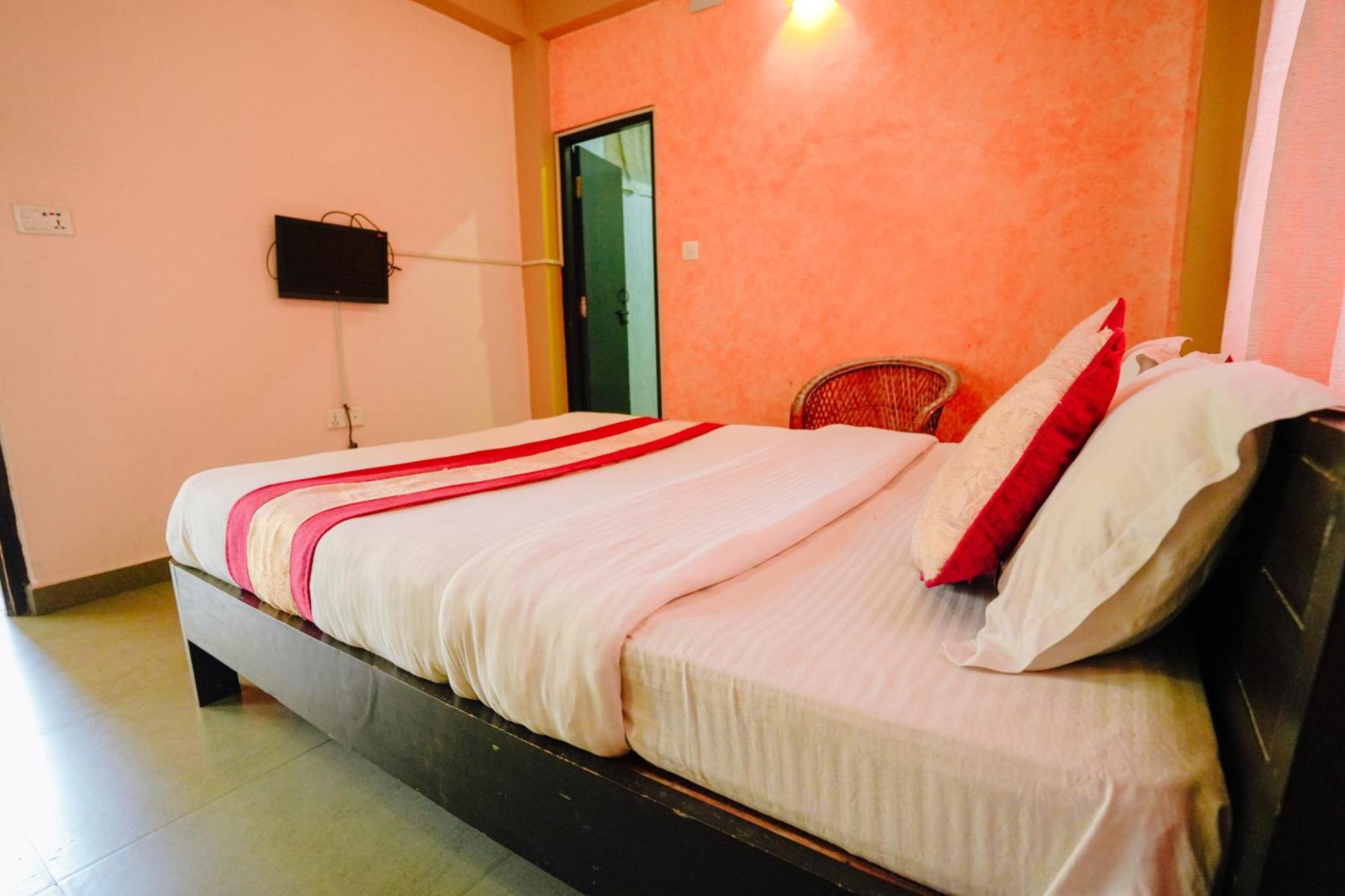 Hotel August International
